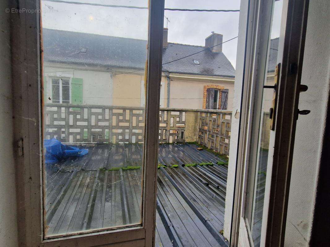 Maison à MONTFORT-LE-GESNOIS