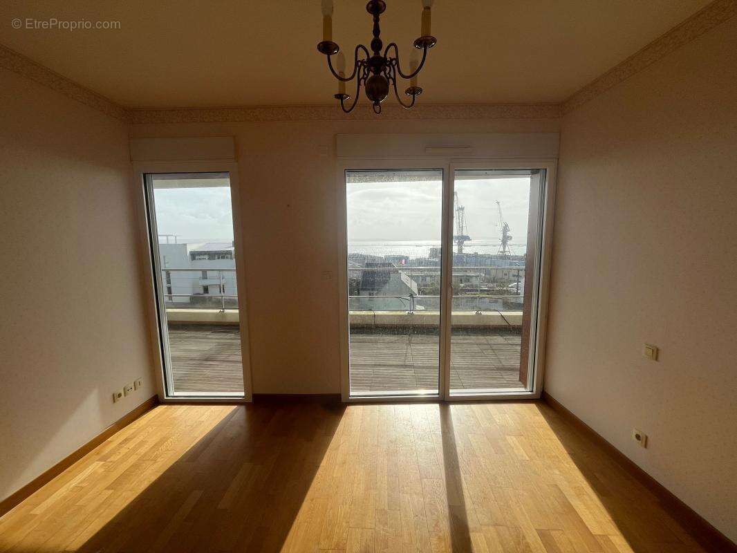 BREST : LA CORNICHE -Appartement T4 avec superbe vue mer - photo 4