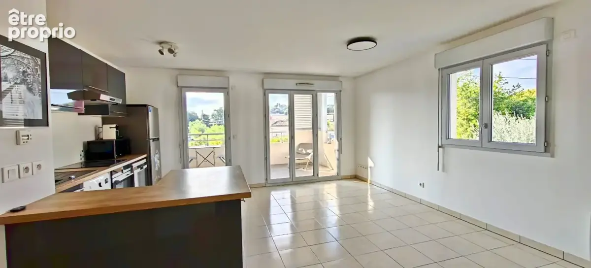Exclusivité ! Appartement 3 pièces avec 2 parkings belle terrasse calme sans vis a vis - photo 3
