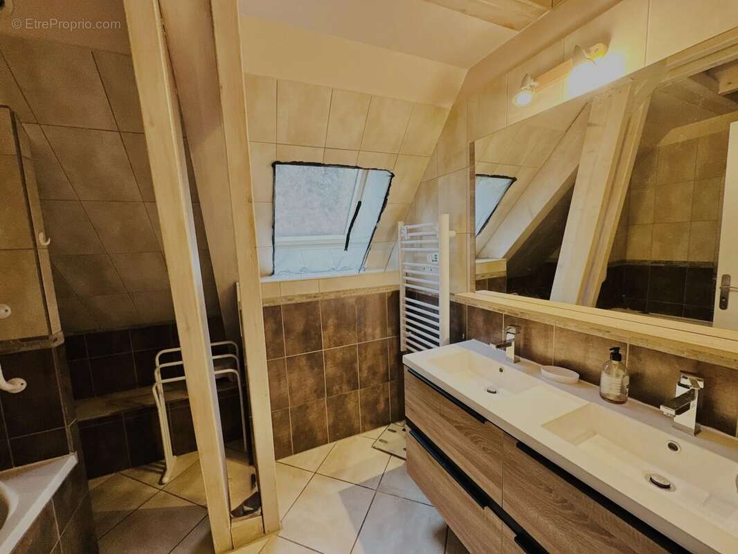 Appartement à AIX-LES-BAINS