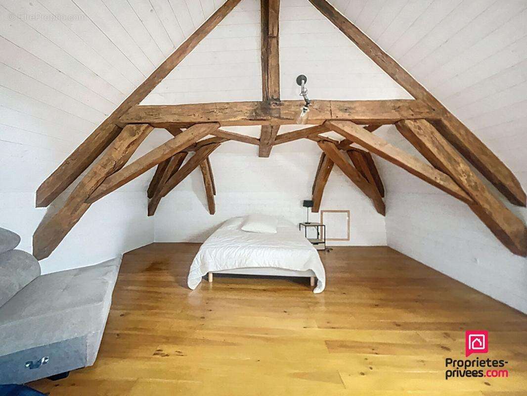 Maison à SAINT-COSME-EN-VAIRAIS