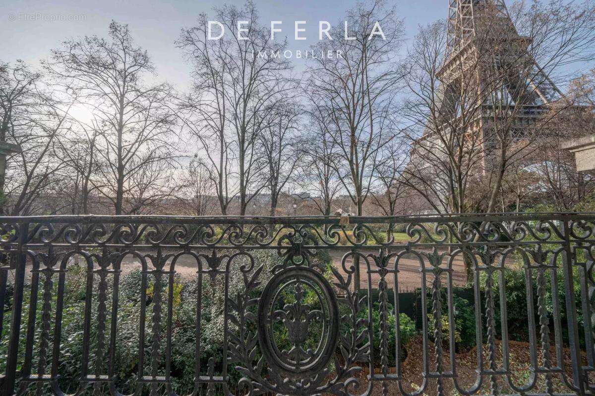 Appartement à PARIS-7E