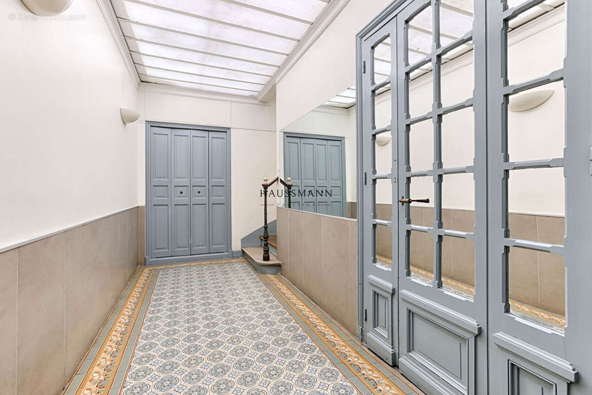 Appartement à NEUILLY-SUR-SEINE