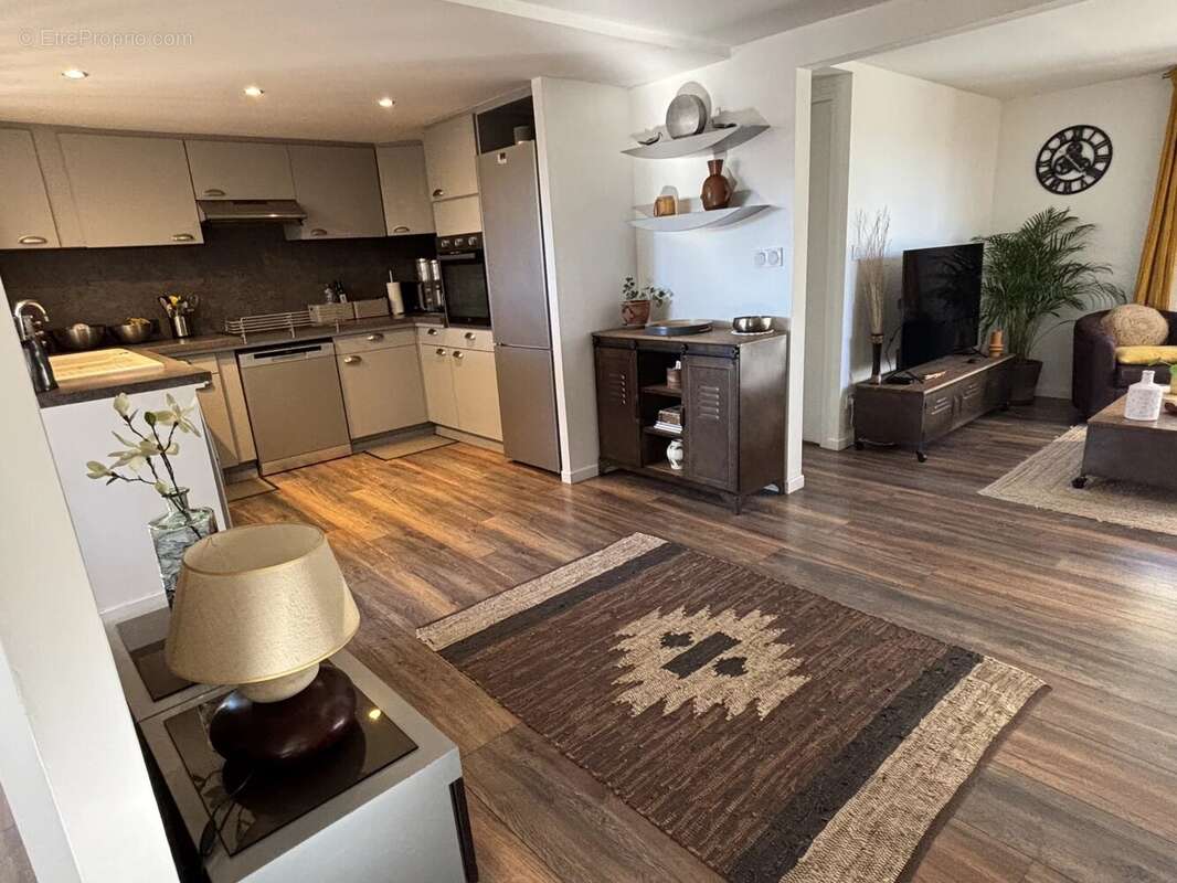 Maison à ROQUEBRUNE-SUR-ARGENS