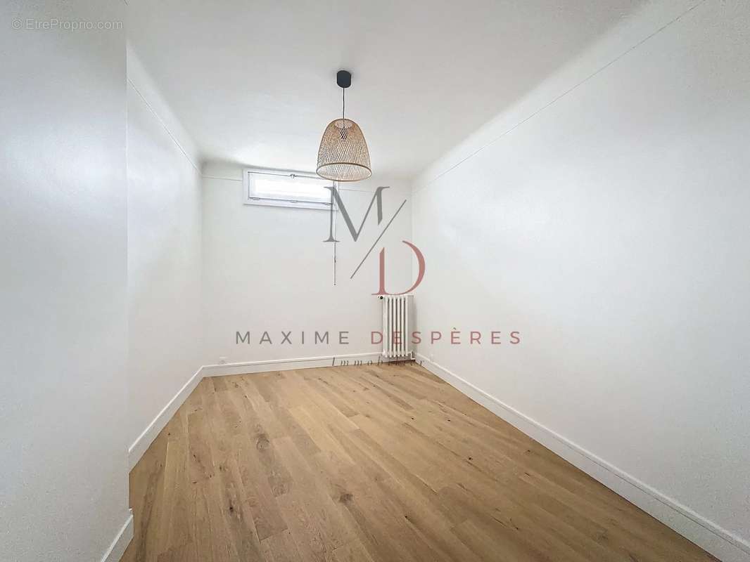 Appartement à COURBEVOIE