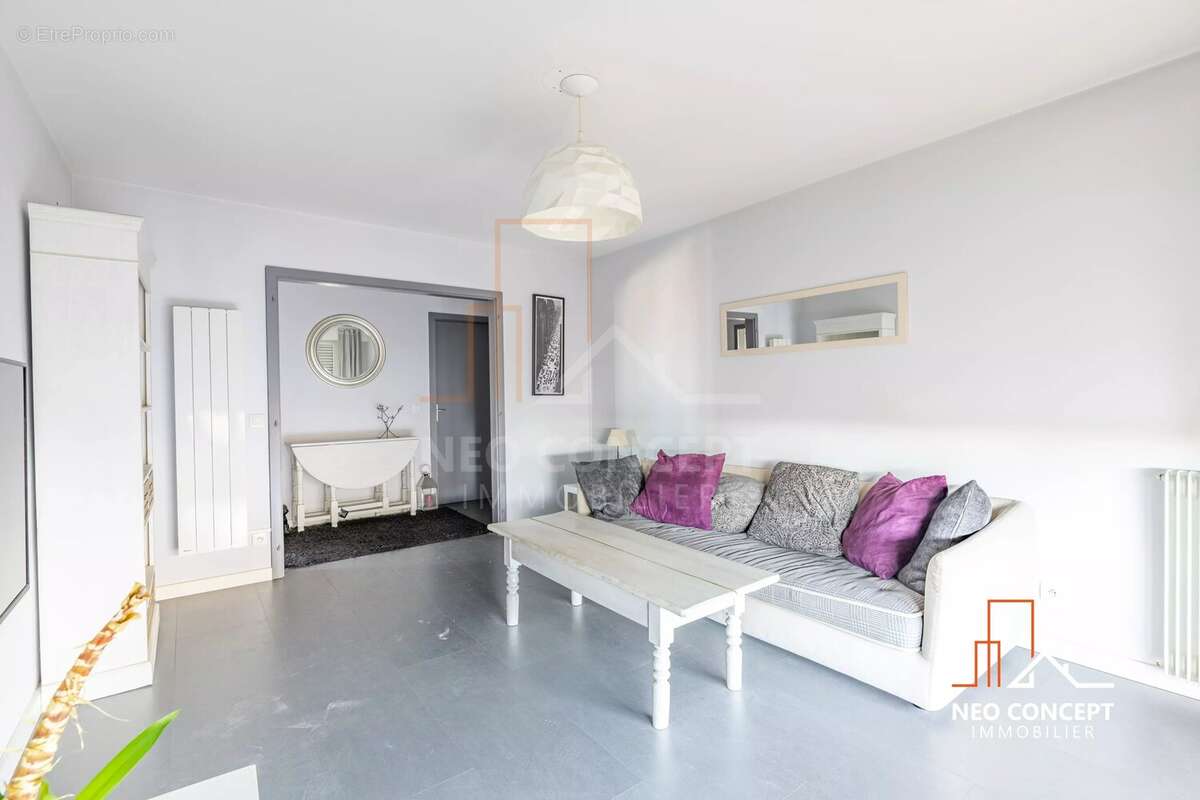 Appartement 2 pièces de 57,27 m² – Dernier étage – Ascenseur – Terrasse – Parking – Grenier - photo 2