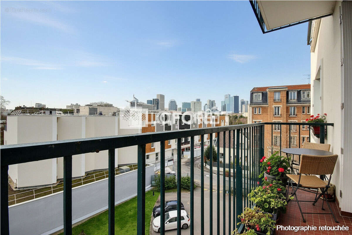 Appartement à COURBEVOIE