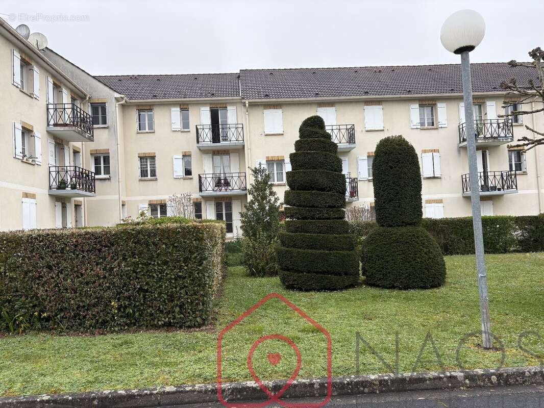 Appartement à SAINT-PIERRE-LES-NEMOURS