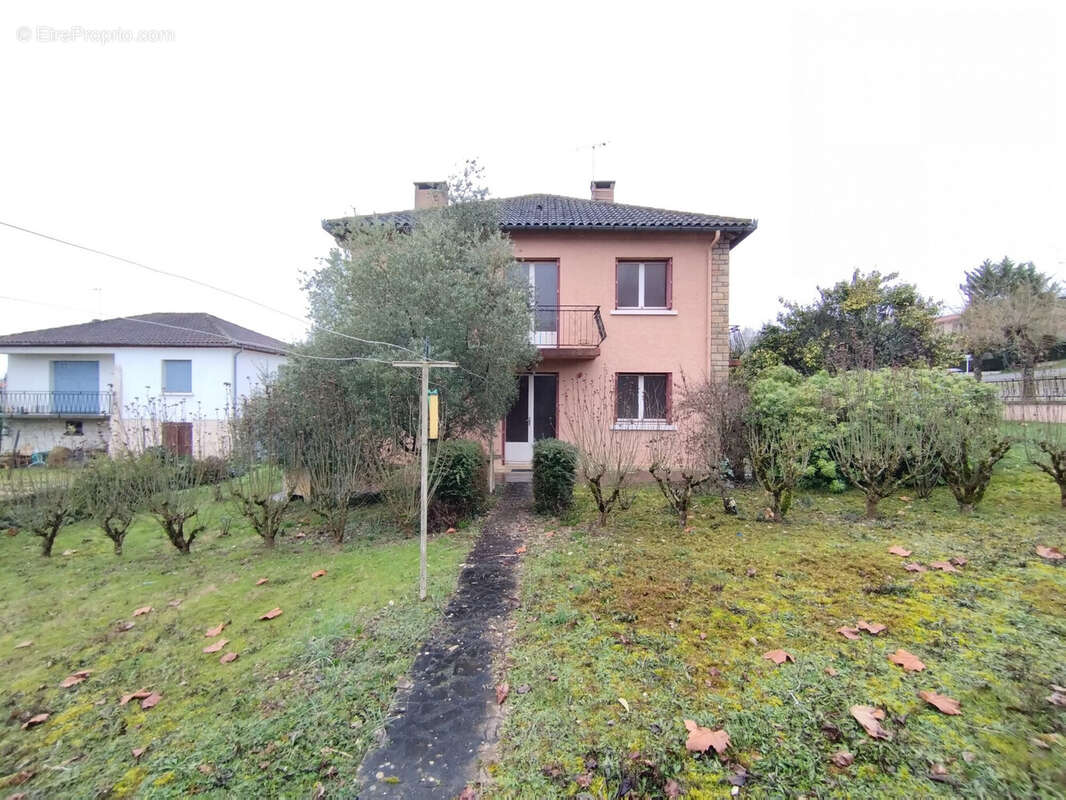 Jardin arrière de la maison - Maison à CASTELNAU-MONTRATIER