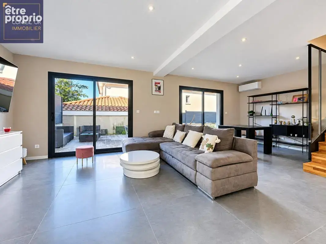 Maison contemporaine 126 m² – 5 pièces, 3 chambres, jardin et terrasse de 40 m² – Sérézin-du-Rhône - photo 7