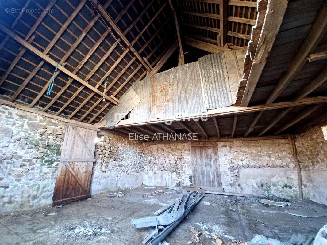 Maison à SAINT-CHRISTOPHE-DES-BOIS