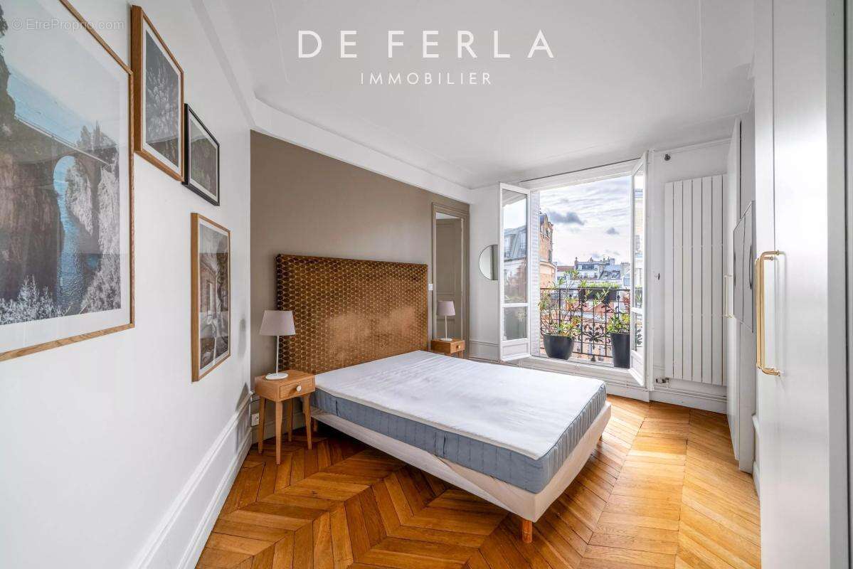 Appartement à PARIS-14E