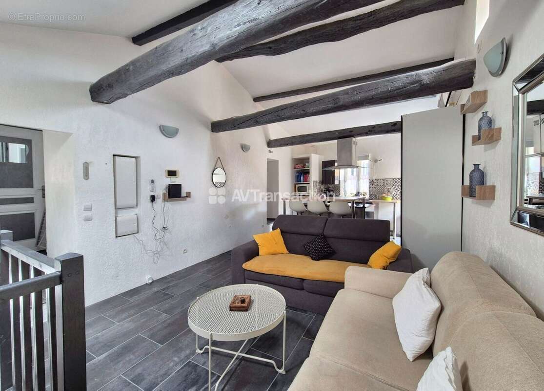 Appartement à LORGUES