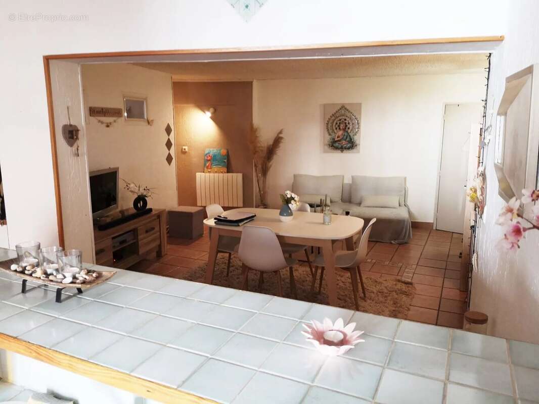 Appartement à SALERNES