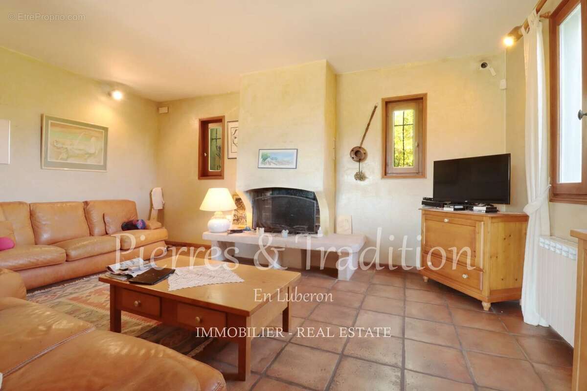 Maison à SAINT-SATURNIN-LES-APT