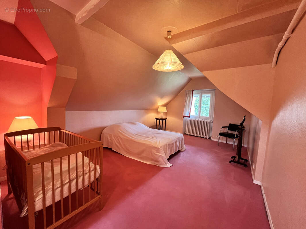 Maison à JOUY-LE-MOUTIER