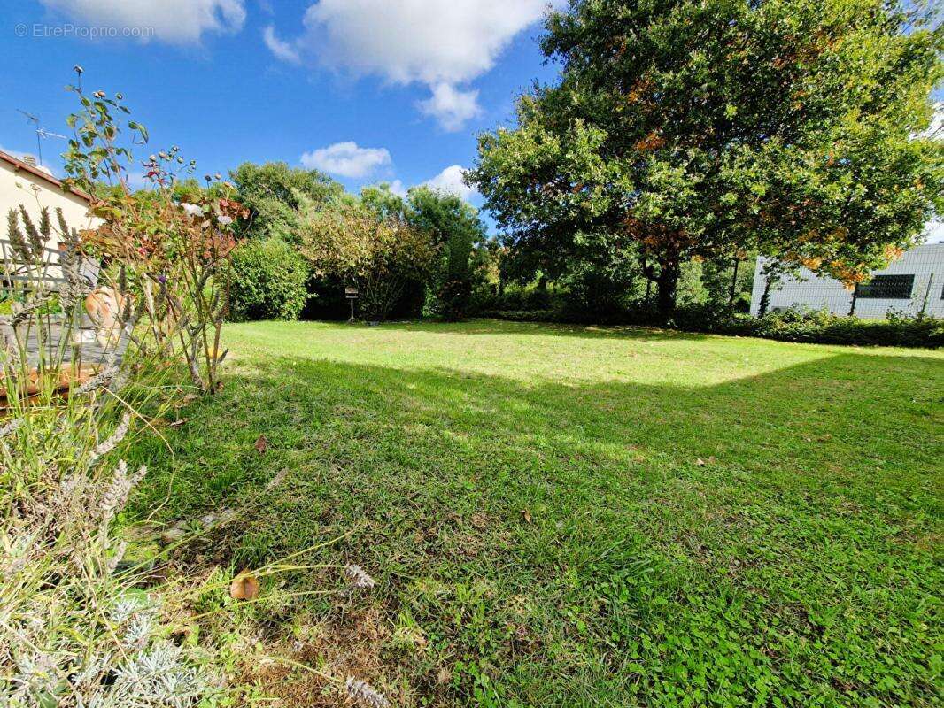 Maison à VOUNEUIL-SOUS-BIARD