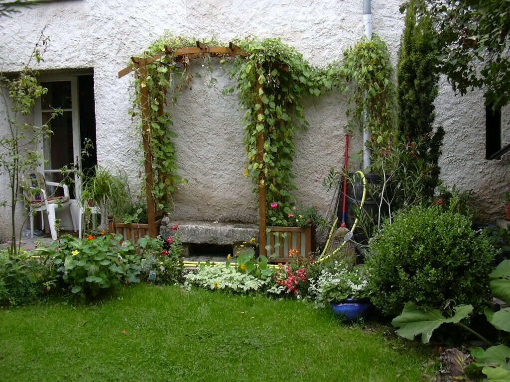 Maison à BEYNES