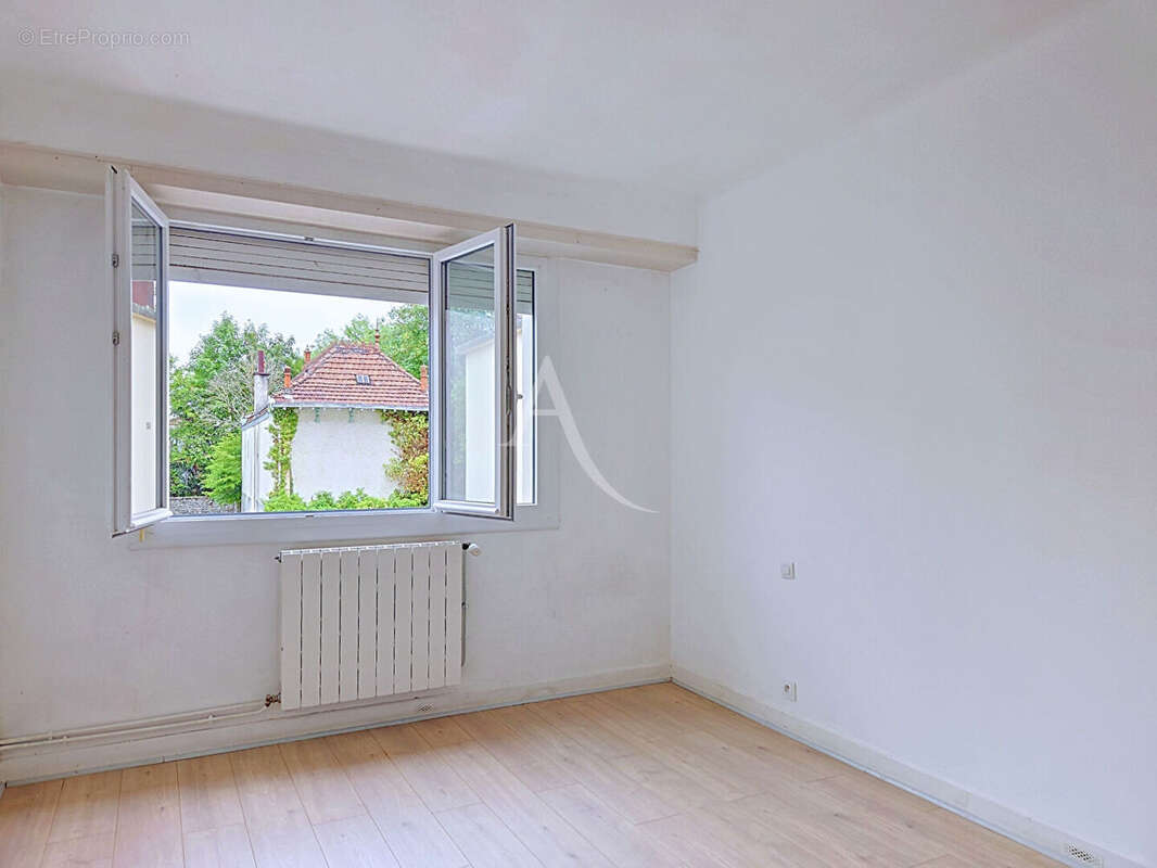 Appartement T3 à vendre - Pau Centre - 2 chambres - Balcon - Cave - photo 2