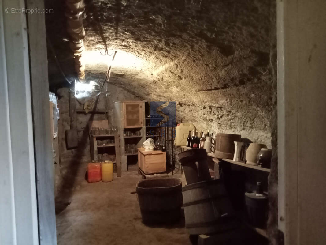 Maison à CHARMES-SUR-RHONE
