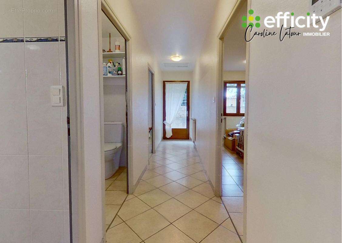 Maison à SAINT-ETIENNE-LE-MOLARD