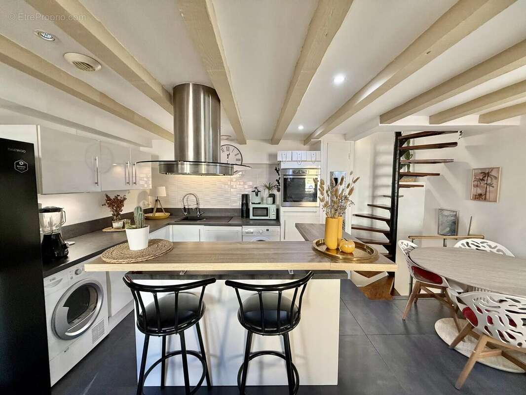 Maison à SAINT-LAURENT-DU-VAR