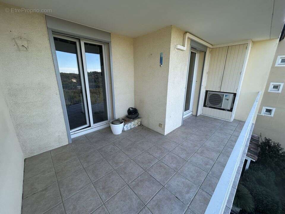 t4 - palama - terrasse - place - vue - calme - bus - Appartement à MARSEILLE-13E
