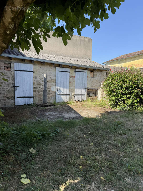 Maison à LA VILLEDIEU-DU-CLAIN