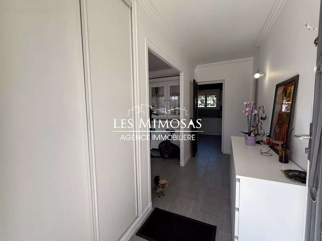 Maison 4 P avec grand GARAGE – LE MUY - photo 15