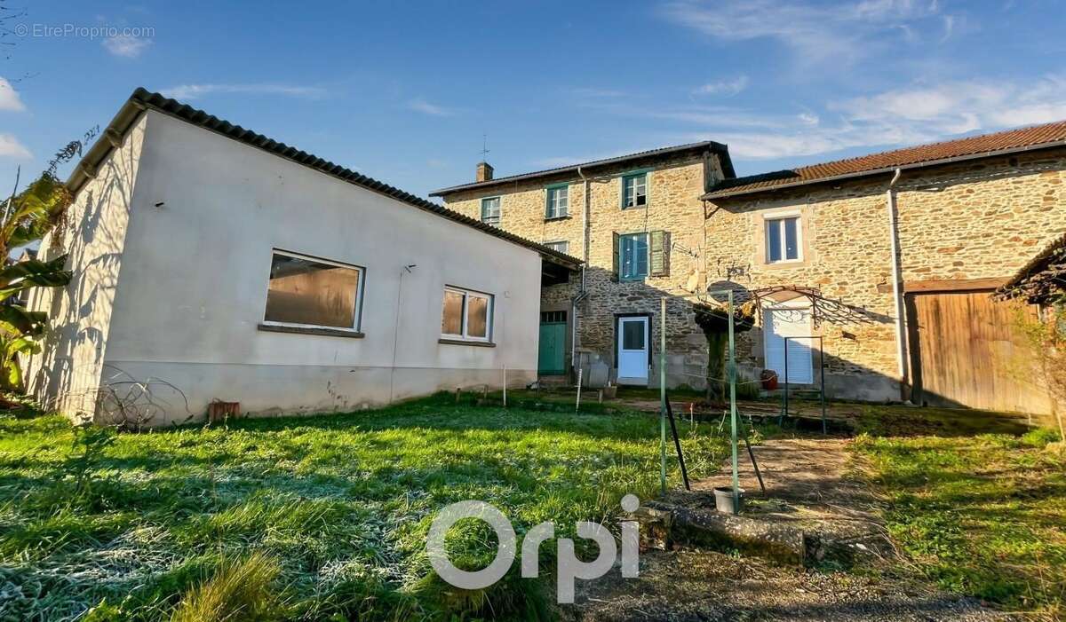 Appartement à AMBAZAC