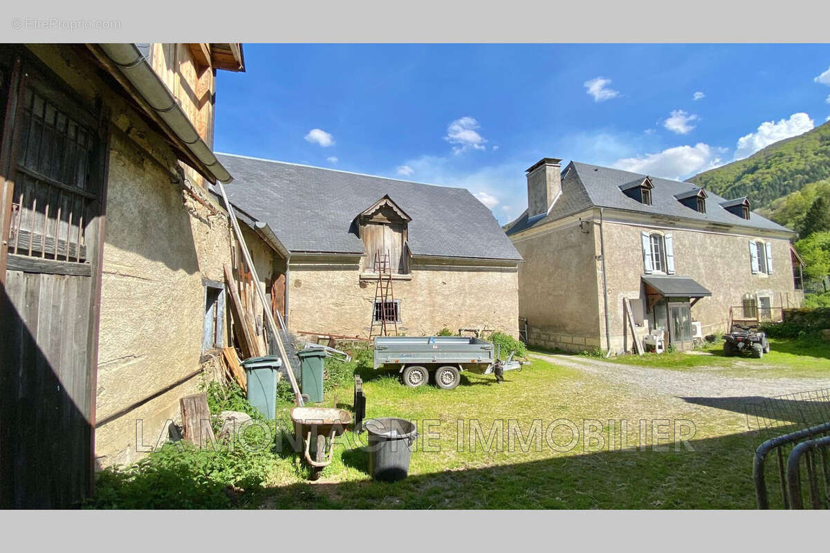 Maison à LES ANGLES