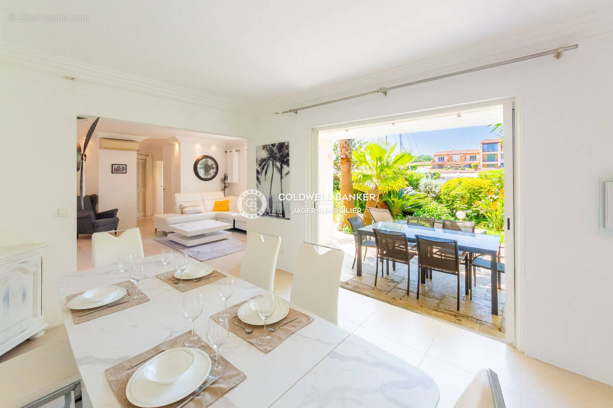 Appartement à COGOLIN