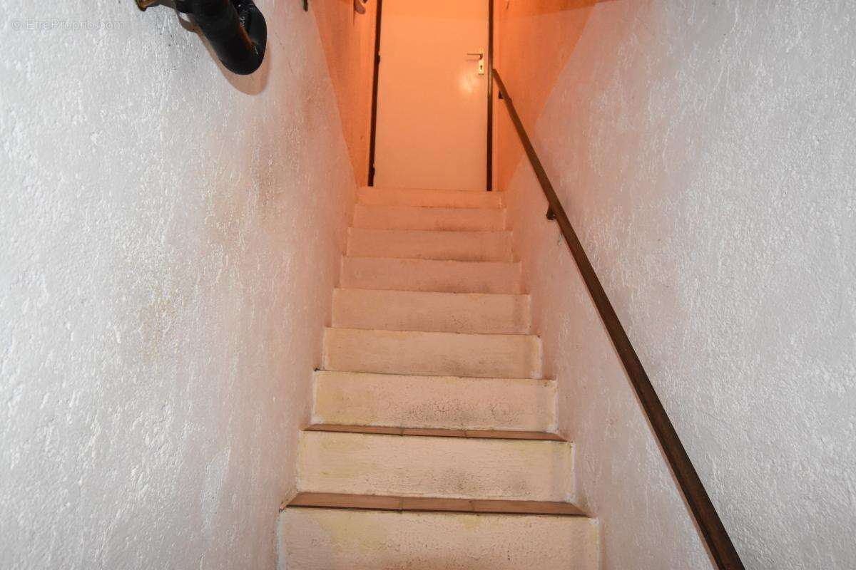 A vendre, Aiglun (04) – Maison individuelle 6 pièces, 5 chambres, jardin, terrasse et garage de 30 m² - photo 18