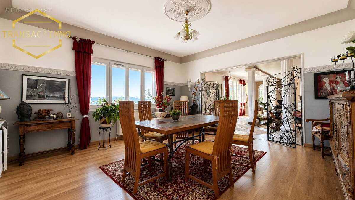 Maison 337 m² à Saint-Laurent-En-Beaumont  - photo 5