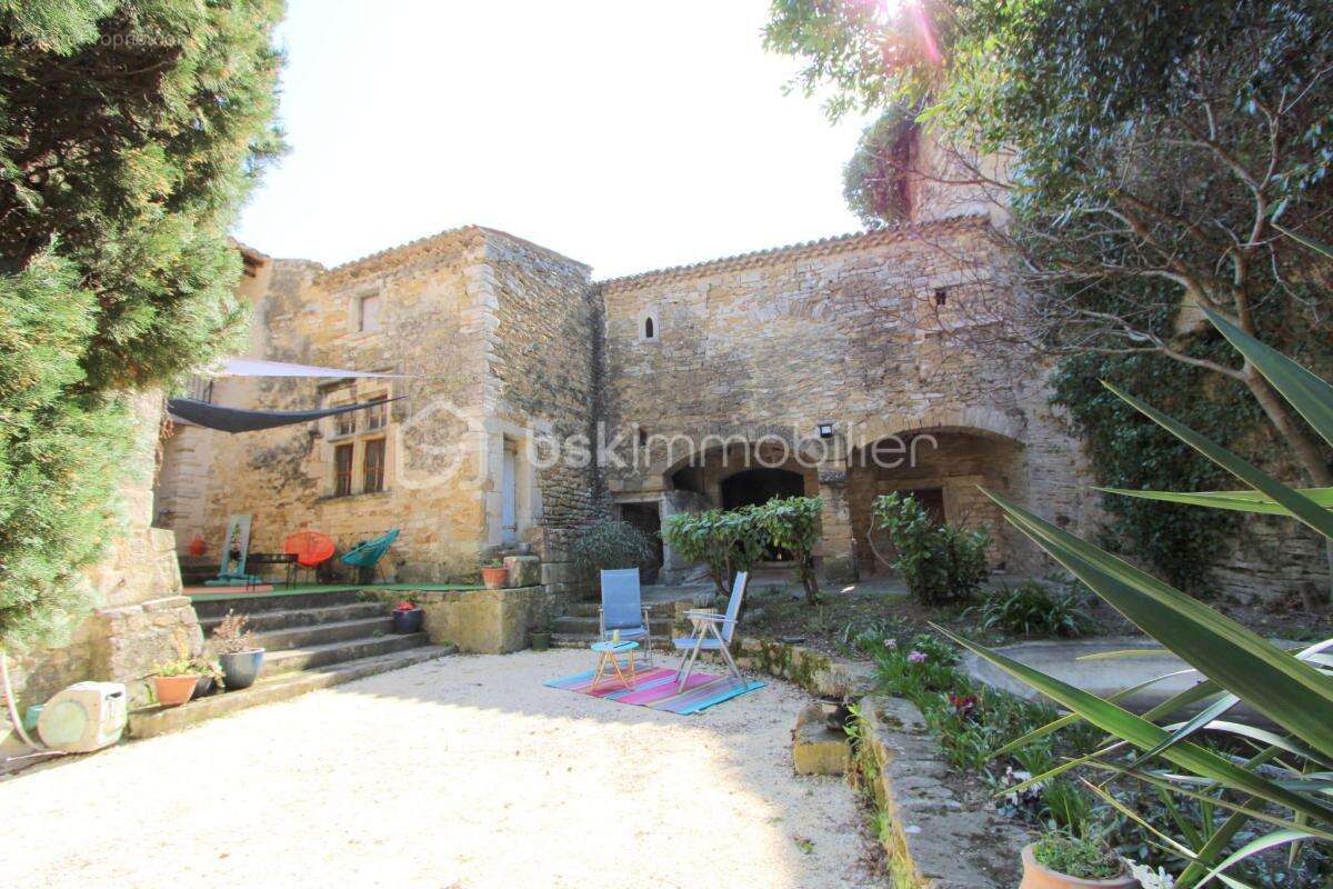 Maison à LA BAUME-DE-TRANSIT