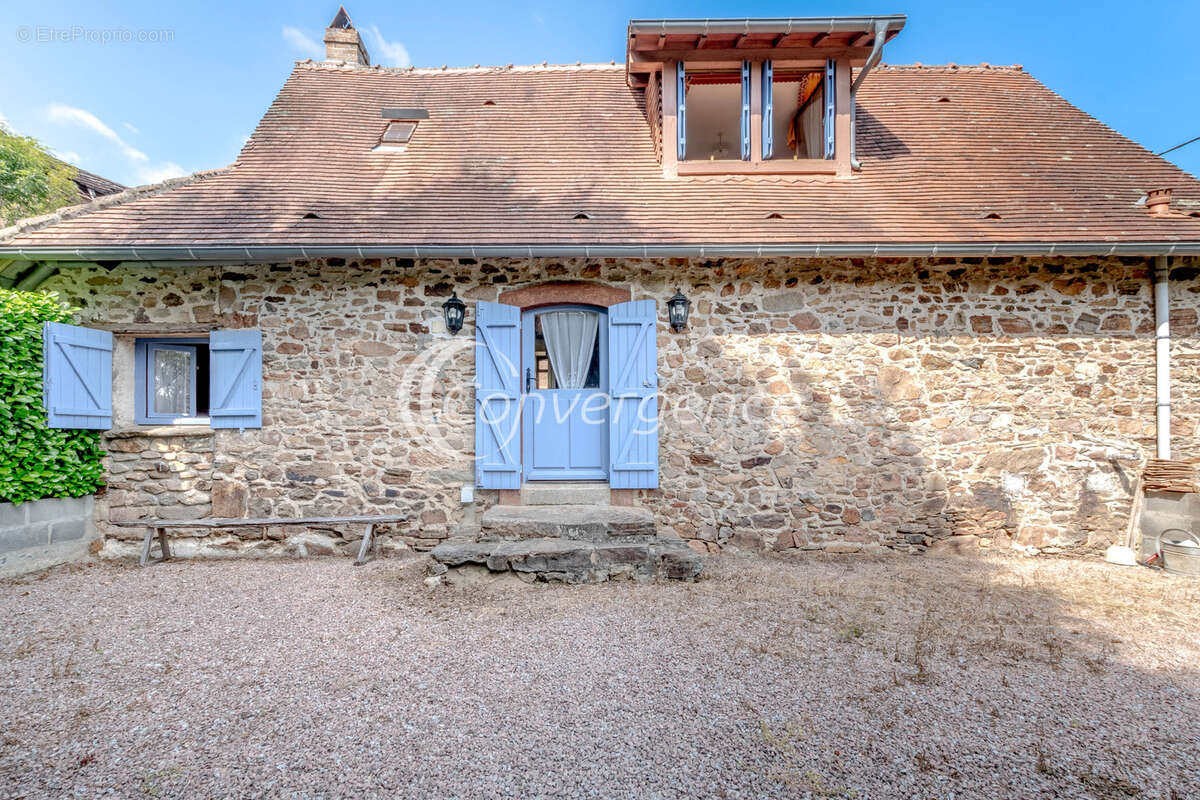 Maison à VICQ-SUR-BREUILH