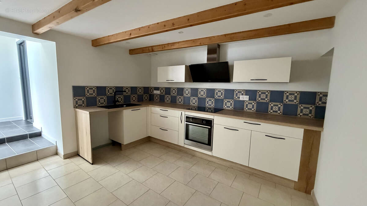 Maison à SAINT-JEAN-D'ANGELY