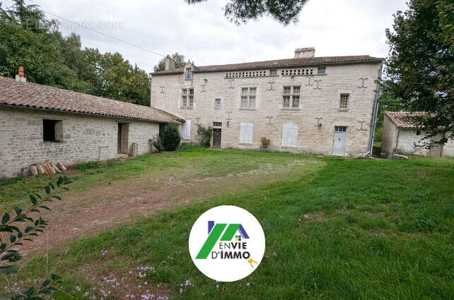 Maison à SAINT-GELAIS