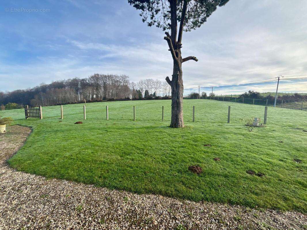 Maison à LE MESNIL-OZENNE