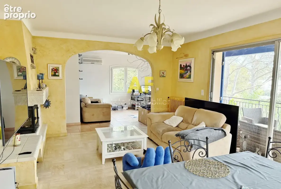 Saint-Raphaël, proche centre ville, villa 5 pièces avec garage et piscine - photo 7