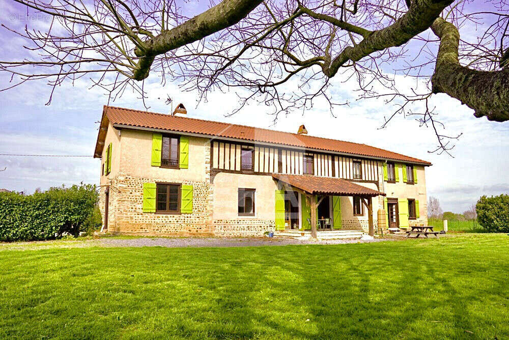 Maison à SAINT-SEVER-DE-RUSTAN