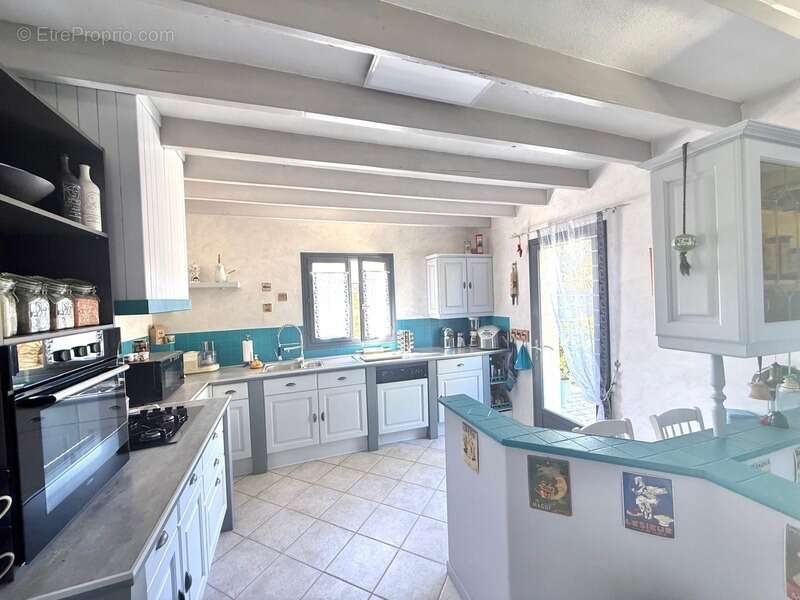 Maison à vendre 6 pièces  (78) - 4 chambres - garage indépendant - jardin - terrasse - dépendance - photo 7