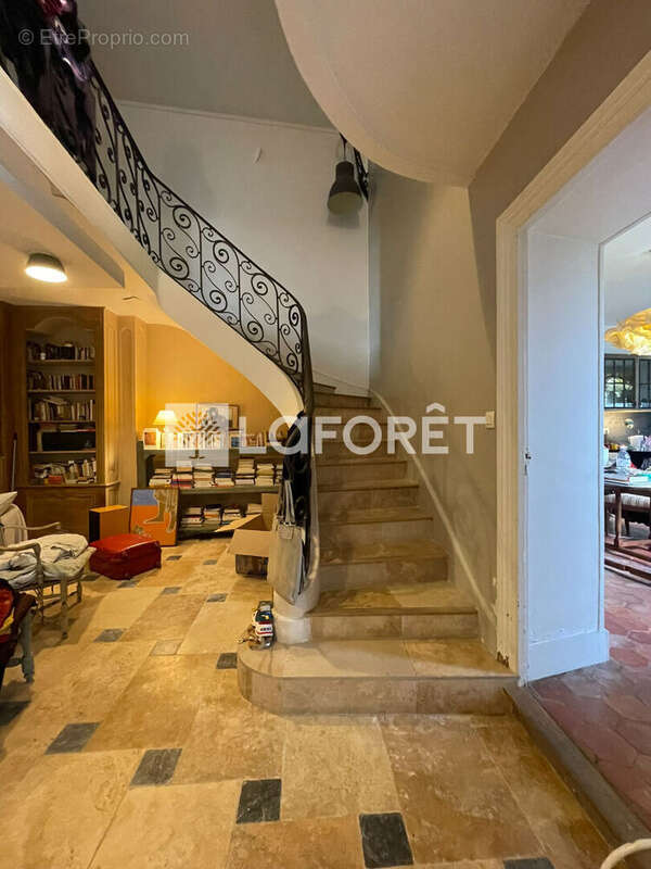 Appartement à LAMORLAYE