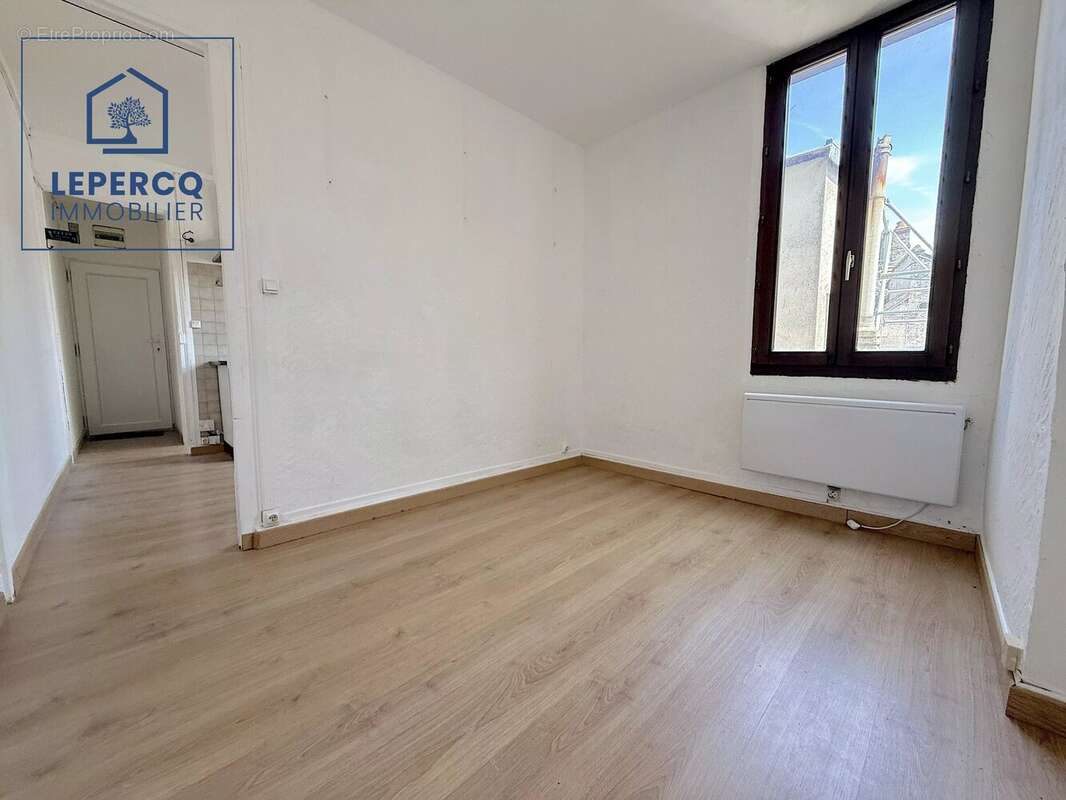 Appartement F1 bis - Centre-ville - VILLERS-COTTERÊTS - photo 4