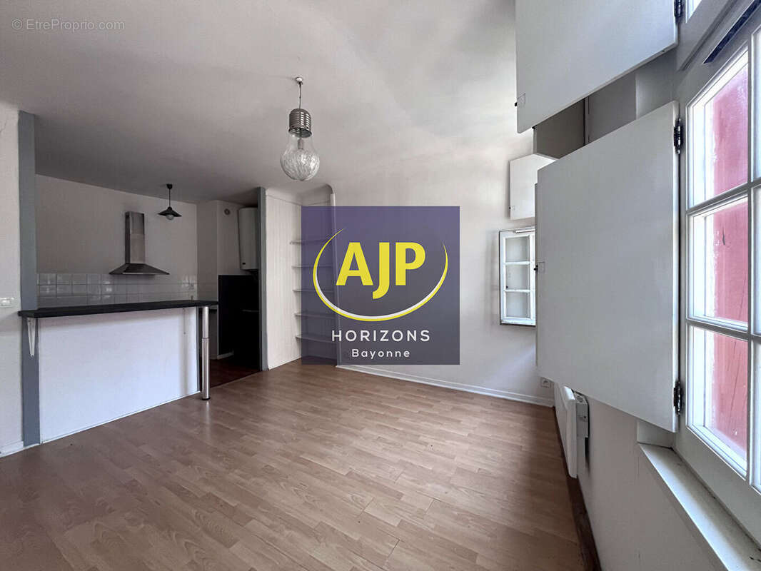 BAYONNE Centre - Appartement T2 - photo 2