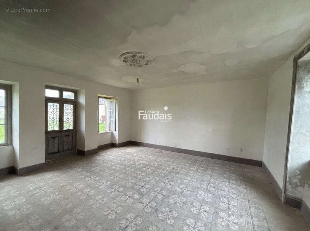 Maison 200 m² à Vesly  - photo 4