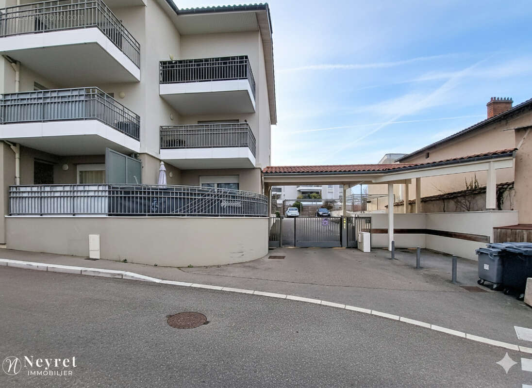 Rare, T2 de 41,69 m2 dans une résidence standing avec garage et place de parking en sous sol sécurisée - photo 13