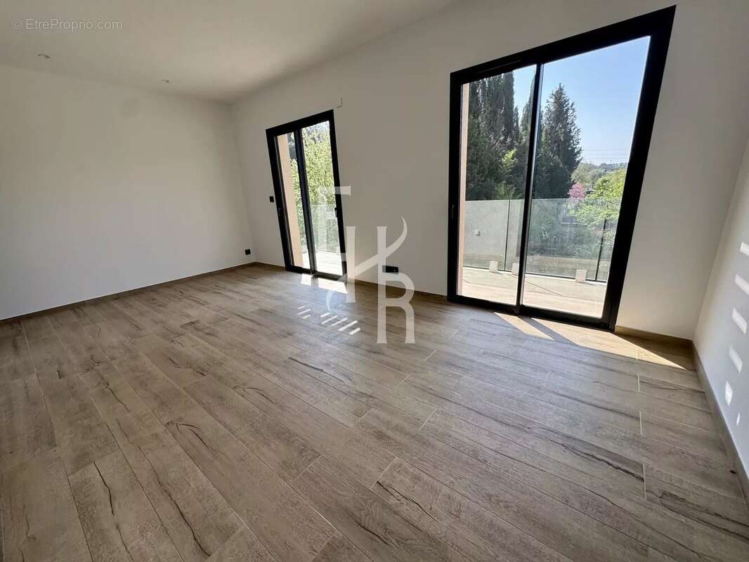 Maison à MOUGINS