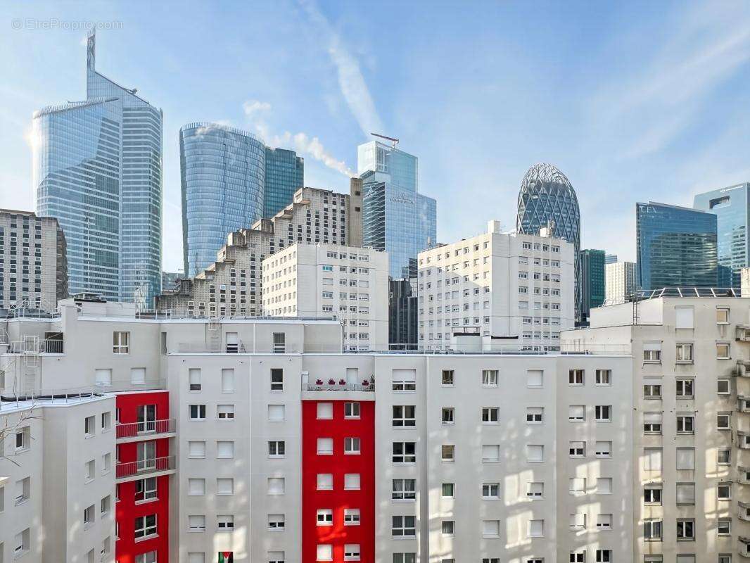 Appartement à COURBEVOIE