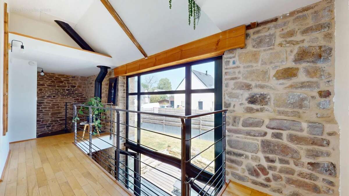 Maison à LOCOAL-MENDON